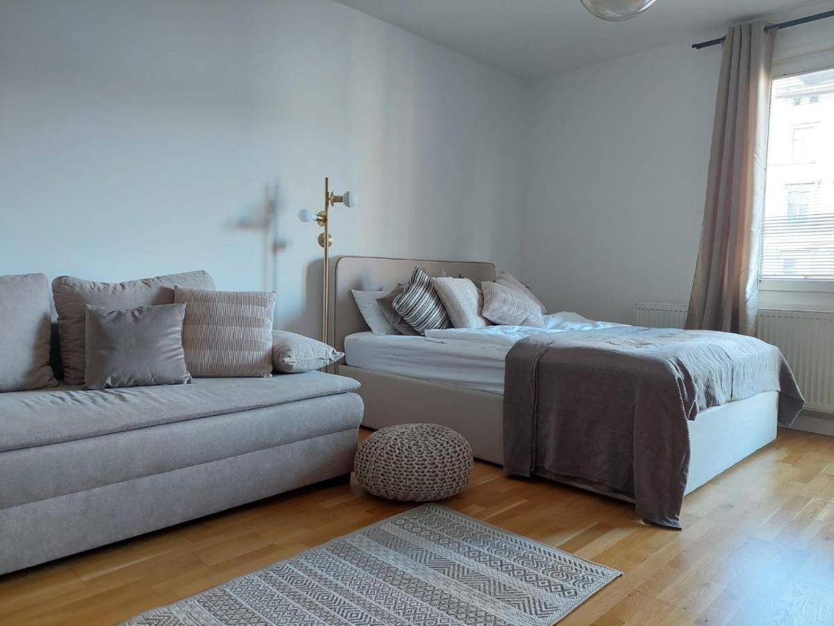 Balcony Apartment, 5 Min Walk To First District 비엔나 외부 사진